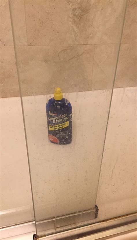 Shower door maguc